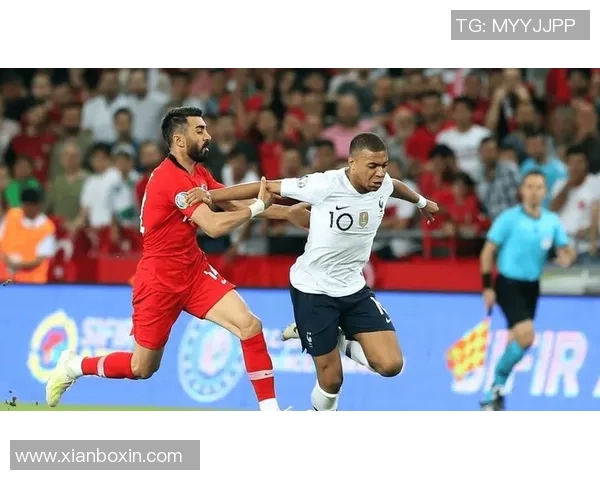 法国与土耳其足球队激战正酣谁能在国际赛场上笑到最后